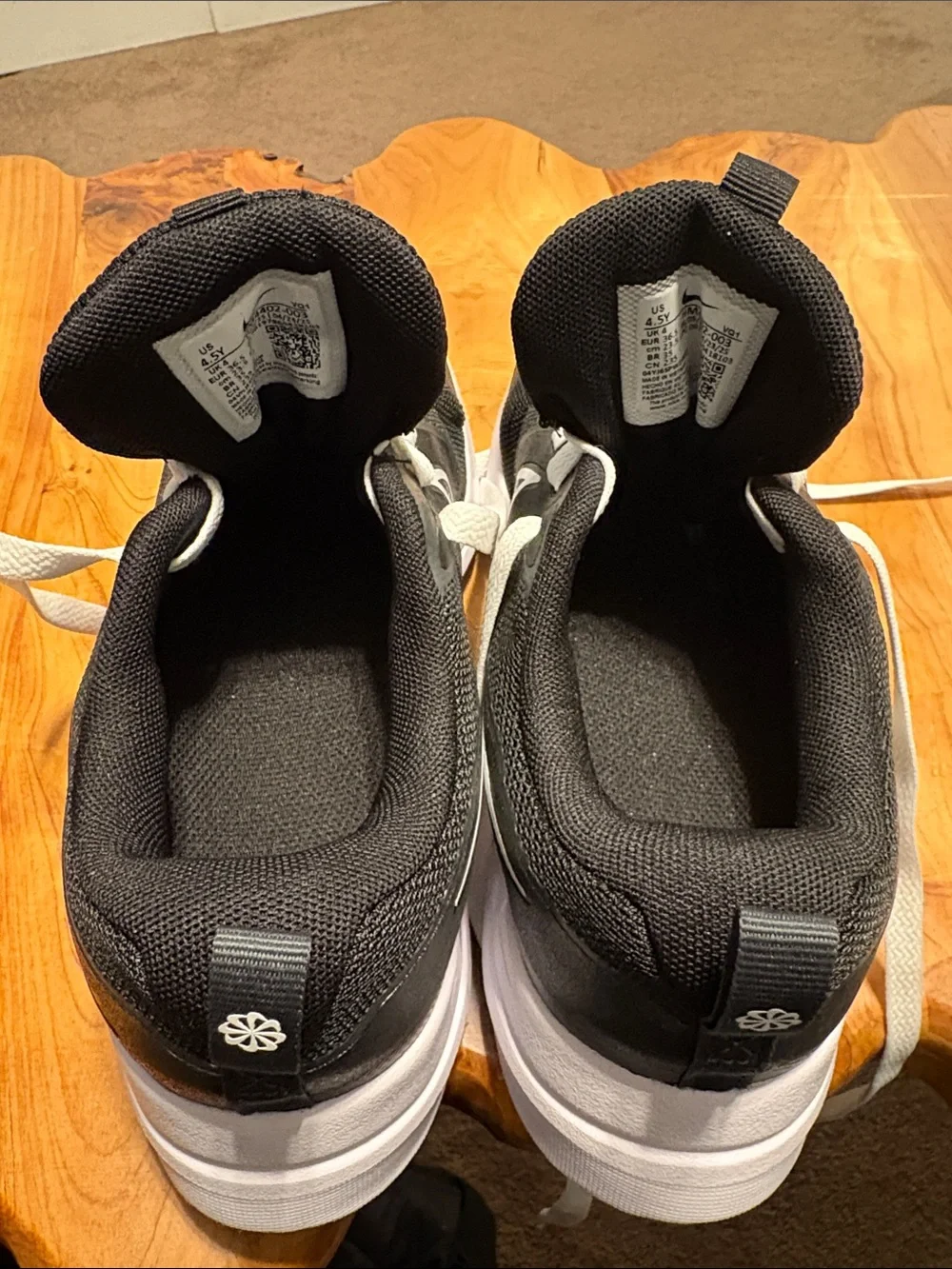 Nike Kids' Grade School Cosmic Runner Shoes -Size 4.5Y